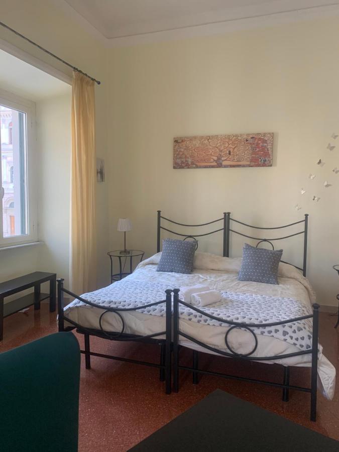 Glam Sm Maggiore Guest House Rome Bagian luar foto