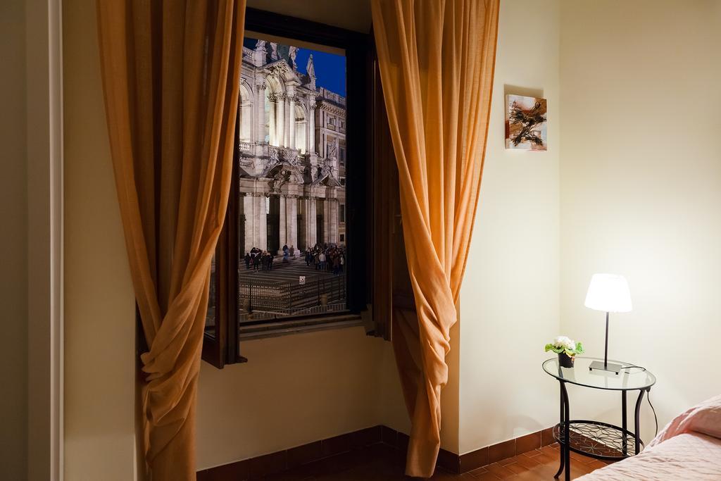 Glam Sm Maggiore Guest House Rome Bagian luar foto