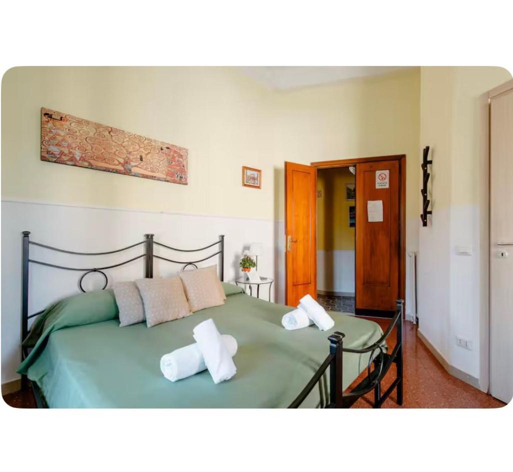 Glam Sm Maggiore Guest House Rome Bagian luar foto