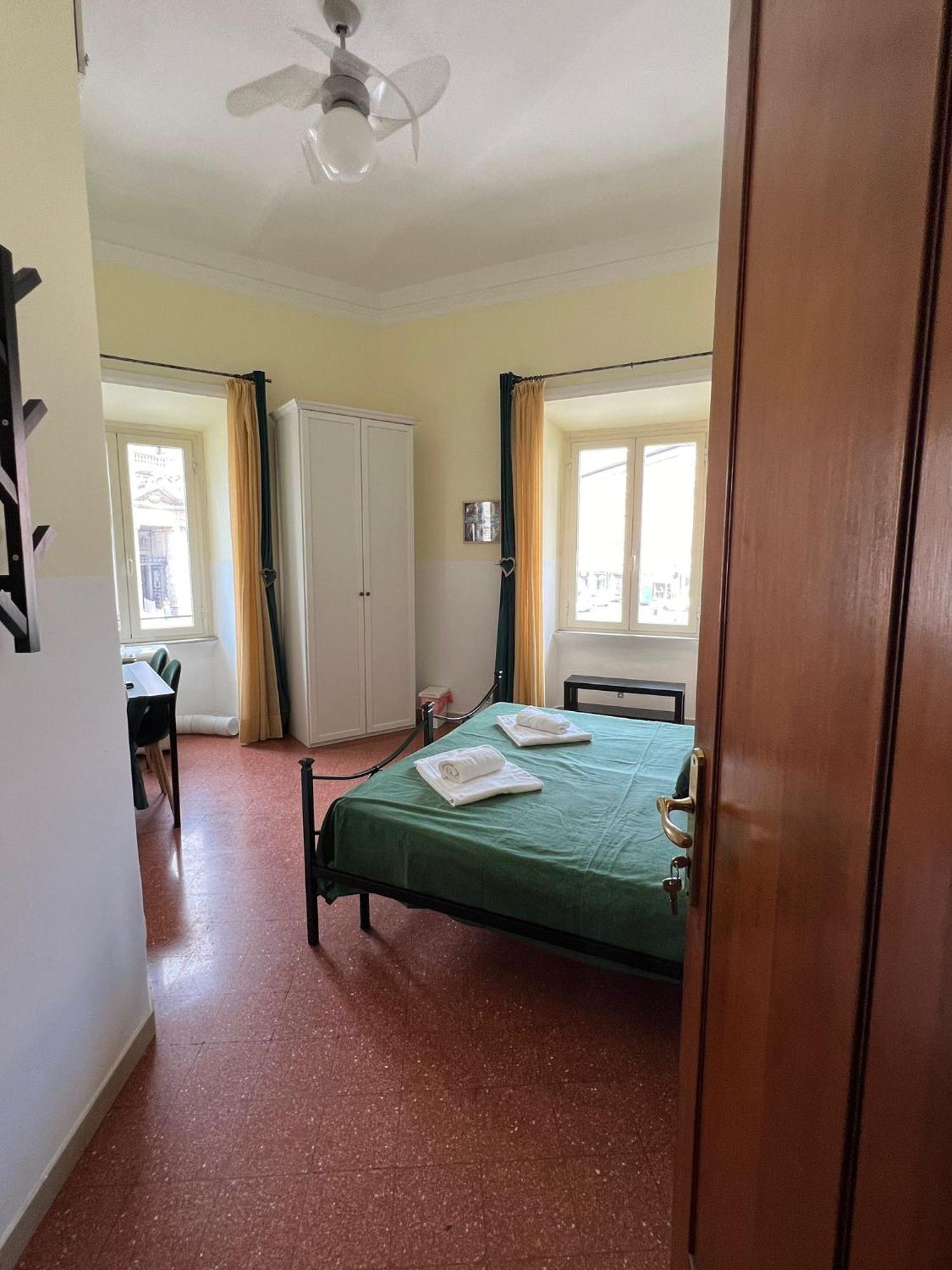 Glam Sm Maggiore Guest House Rome Bagian luar foto