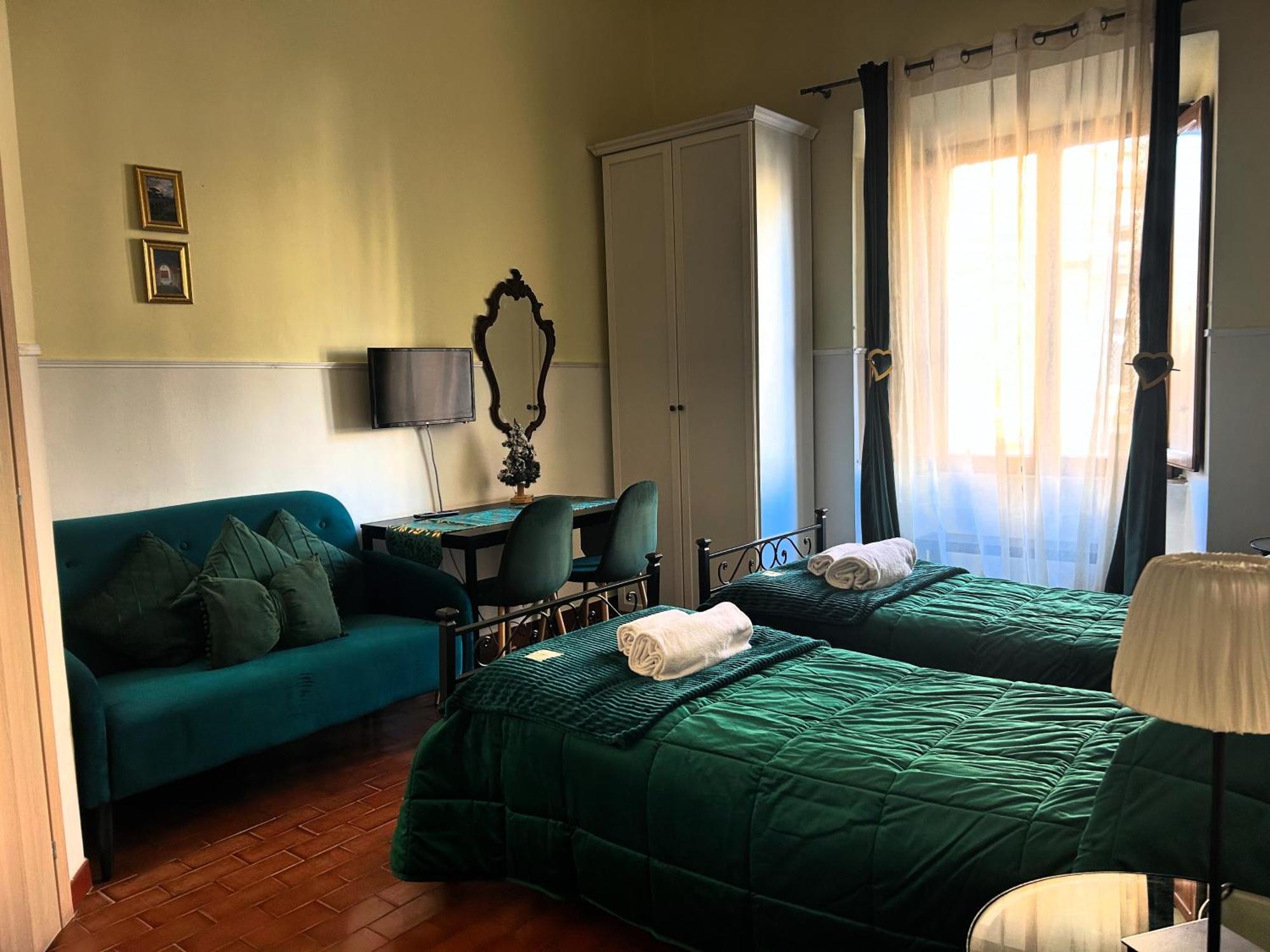 Glam Sm Maggiore Guest House Rome Bagian luar foto